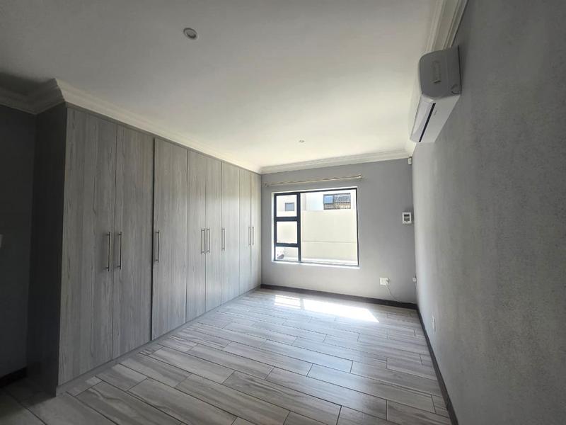3 Bedroom Property for Sale in Gateway Manor North West